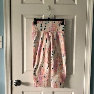 Old Navy Balance Crop Leggings (Multi-Colored)
